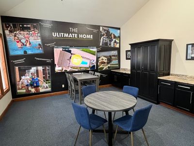 Leasing Center Woods